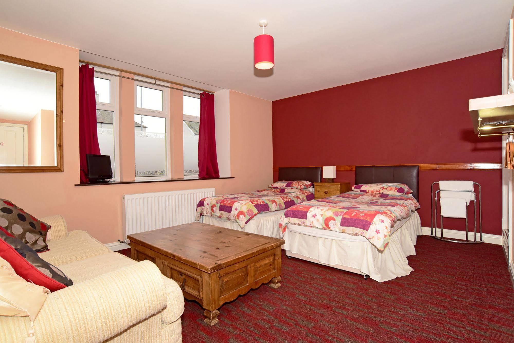 St. Cyrus Village Inn Saint Cyrus ภายนอก รูปภาพ